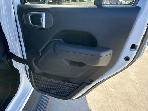 Used 2024 Jeep Gladiator Mojave w/ Safety Group image 14