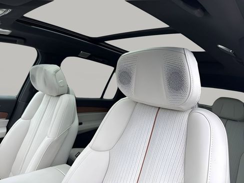 New 2026 Cadillac Vistiq Luxury w/ LPO, Floor Liner Package image 41