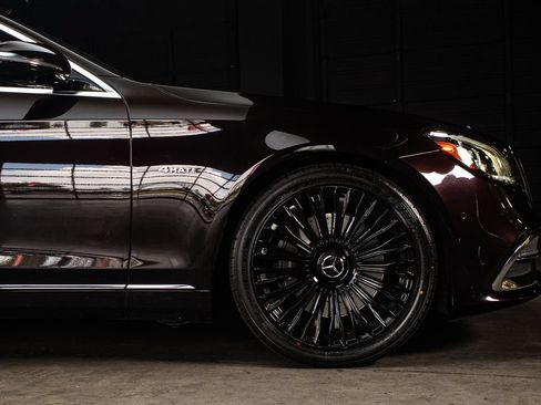 Used 2018 Mercedes-Benz Maybach S 560 4MATIC image 12