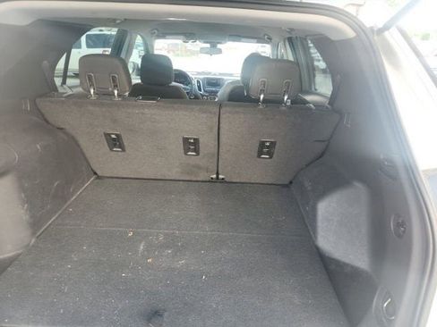 Used 2019 Chevrolet Equinox LS FWD image 11
