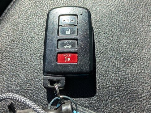 Used 2013 Toyota Avalon XLE image 33