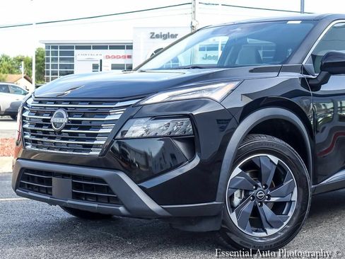 Used 2024 Nissan Rogue SV FWD image 3