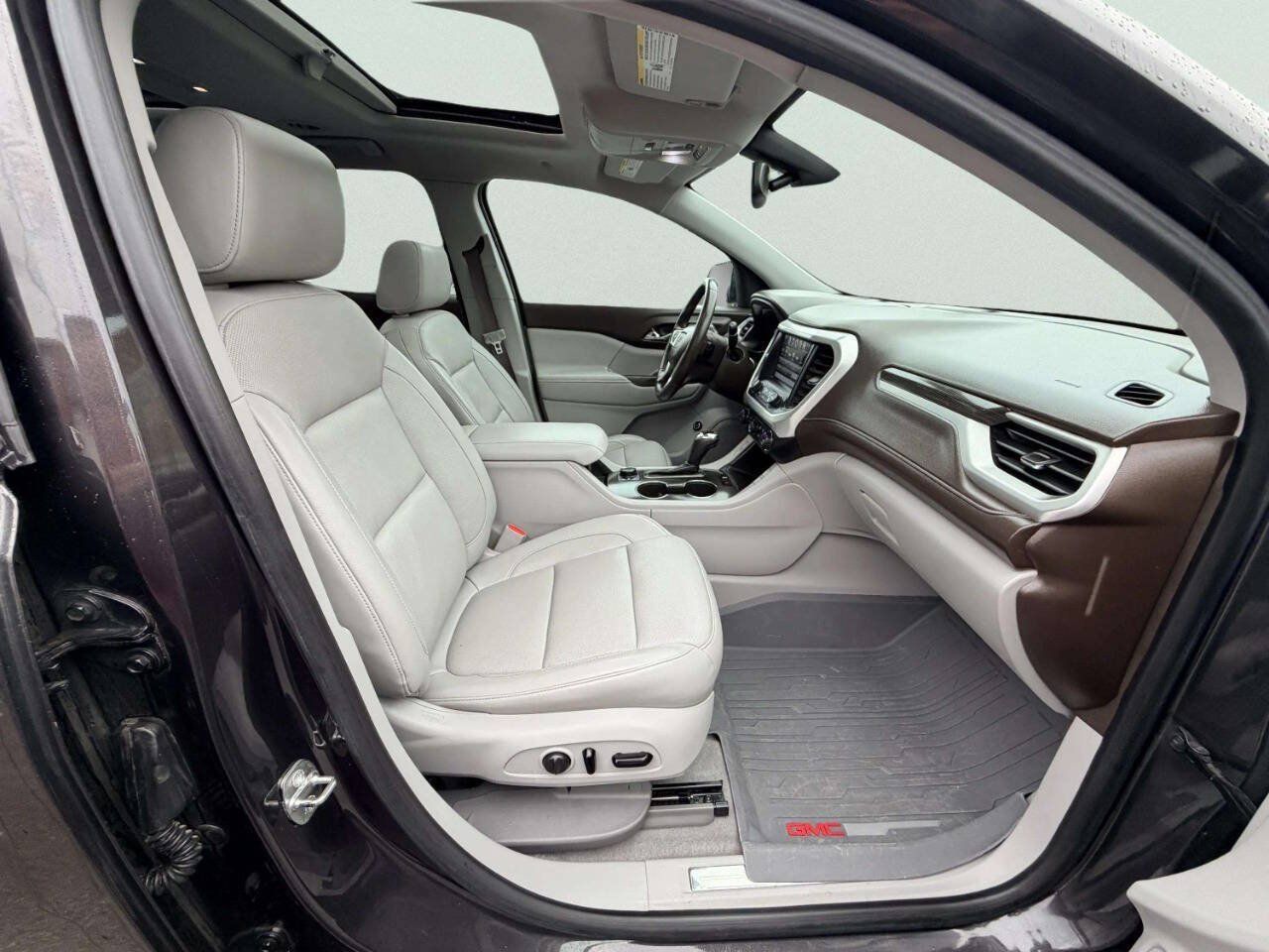 Used 2017 GMC Acadia SLT w/ LPO, Floor Liner Package AWD/4WD image 34