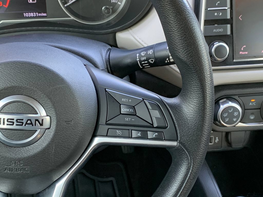 Used 2022 Nissan Versa SV FWD image 16