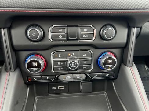 Certified 2024 Chevrolet Suburban RST w/ Luxury Package image 15