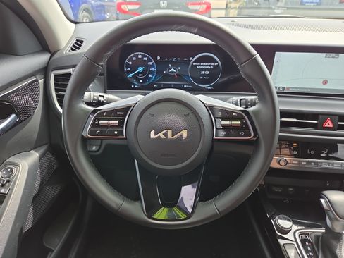 Used 2025 Kia Seltos EX w/ EX Sunroof Package FWD image 11