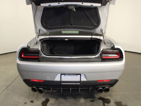 Used 2022 Dodge Challenger R/T image 10