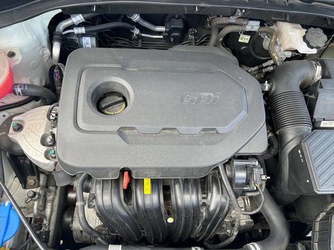 Used 2022 Kia Sportage LX image 16