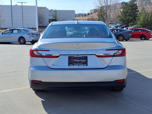 Used 2026 Toyota Camry LE image 5