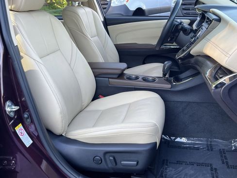 Used 2017 Toyota Avalon XLE FWD image 25