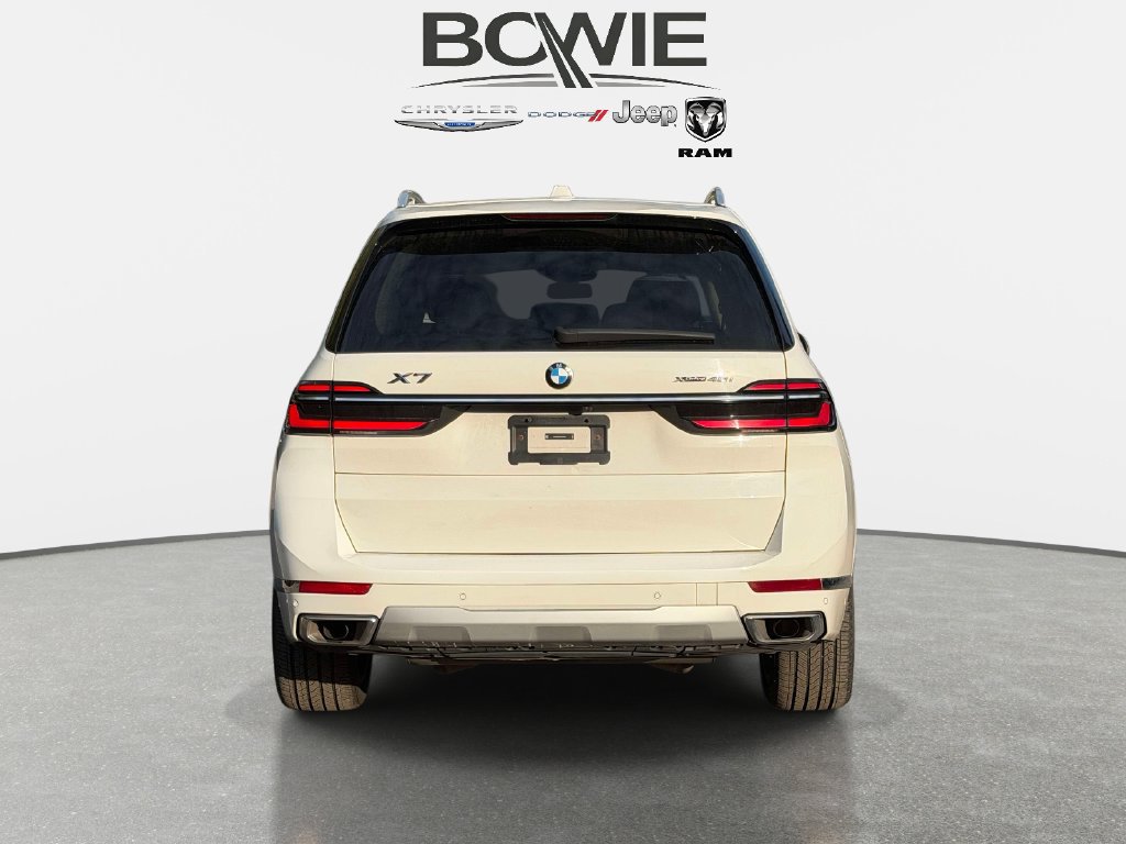 Used 2025 BMW X7 xDrive40i AWD/4WD image 3
