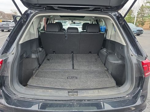 Used 2020 Volkswagen Tiguan SE w/ Panoramic Sunroof Package image 27