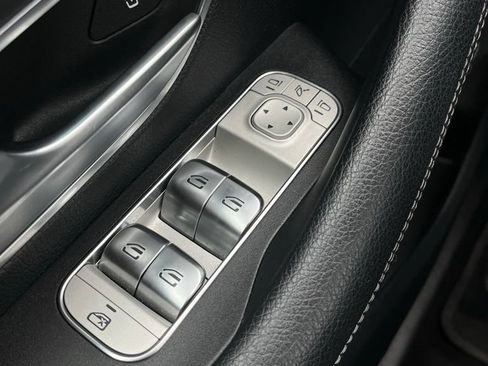 Used 2025 Mercedes-Benz GLE 350 4MATIC image 25