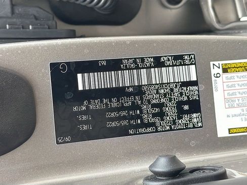 Used 2025 Lexus LX 600 4WD w/ Appearance Package image 33