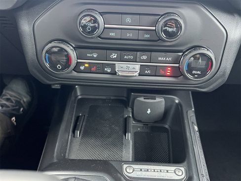 New 2025 Ford Bronco Outer Banks image 6