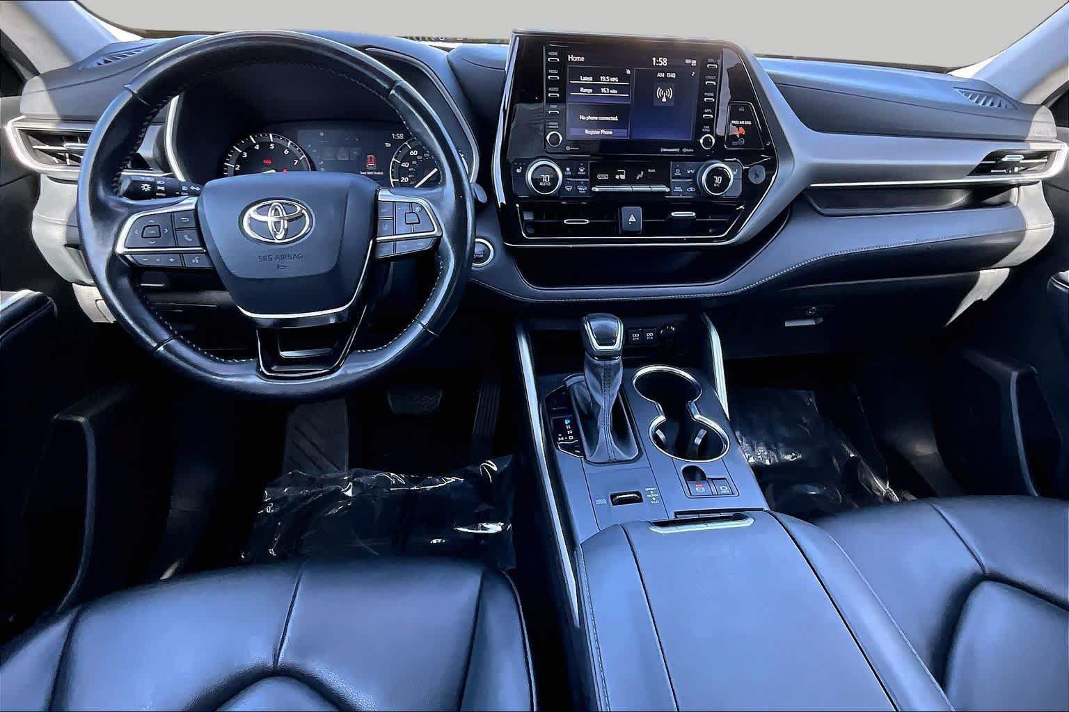 Certified 2021 Toyota Highlander XLE FWD image 15