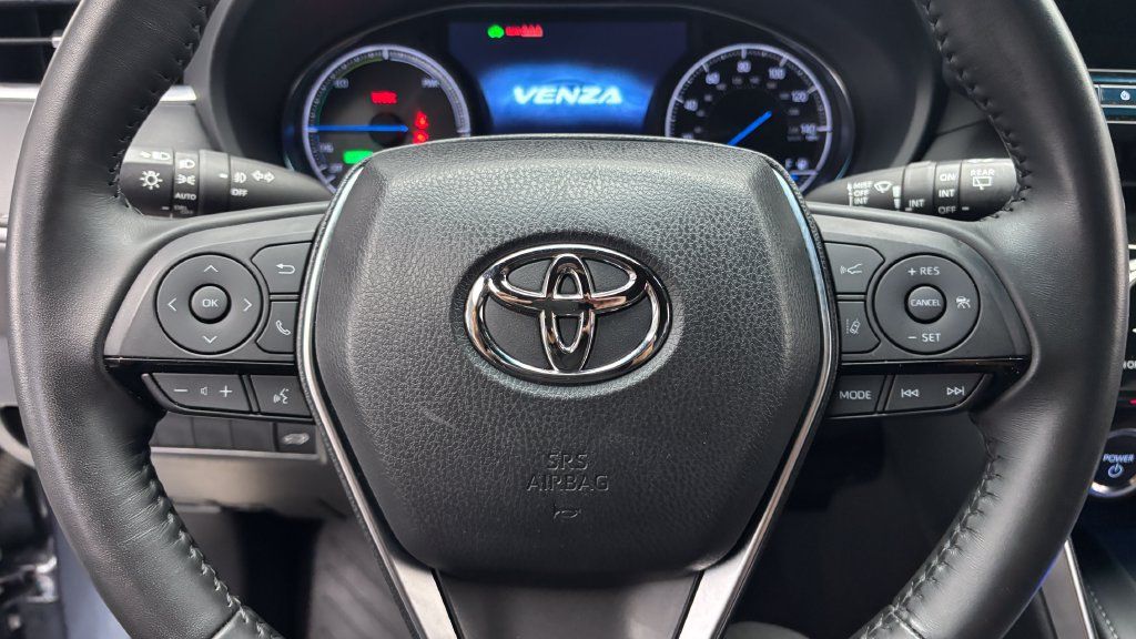 Used 2024 Toyota Venza XLE AWD/4WD image 22