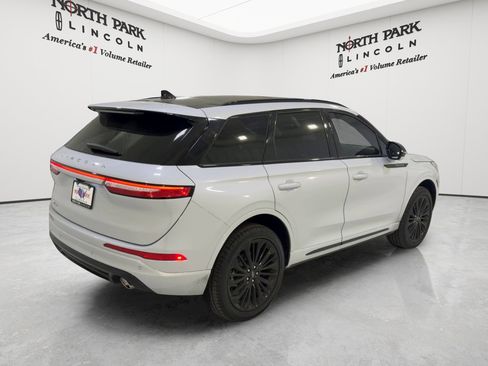 New 2026 Lincoln Corsair Reserve w/ Jet Appearance Package AWD/4WD image 9