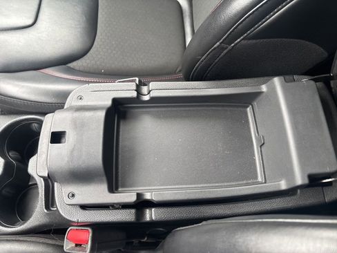 Used 2020 Jeep Cherokee Trailhawk w/ Cold Weather Group image 31