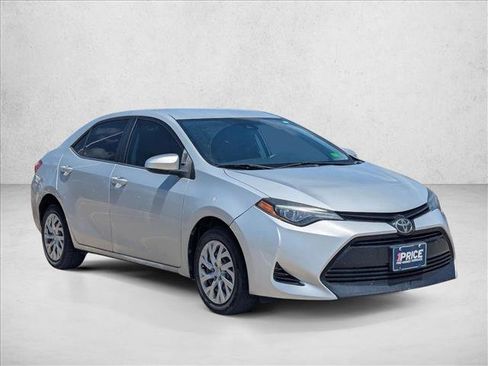 Used 2018 Toyota Corolla LE FWD image 3