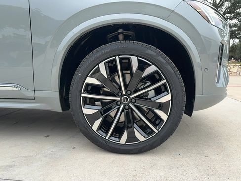 Used 2026 Volvo XC90 B6 Ultra w/ Protection Package AWD/4WD image 8