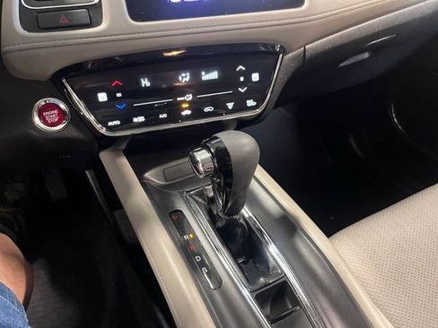 Used 2016 Honda HR-V EX image 29