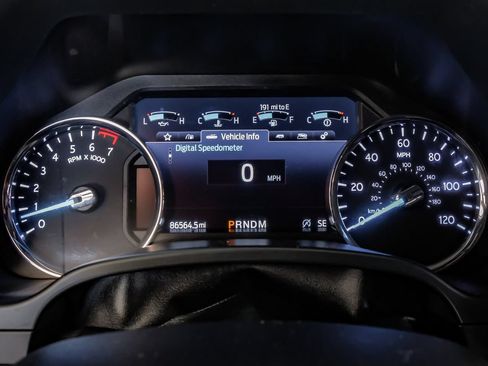 Used 2020 Ford Expedition XLT w/ Equipment Group 202A AWD/4WD image 18