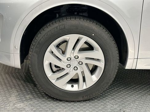 Used 2025 Land Rover Discovery Sport S AWD/4WD image 3