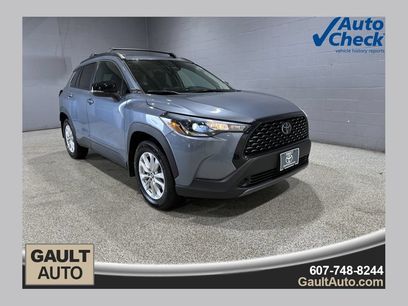 Used 2025 Toyota Corolla Cross LE w/ Moonroof Package