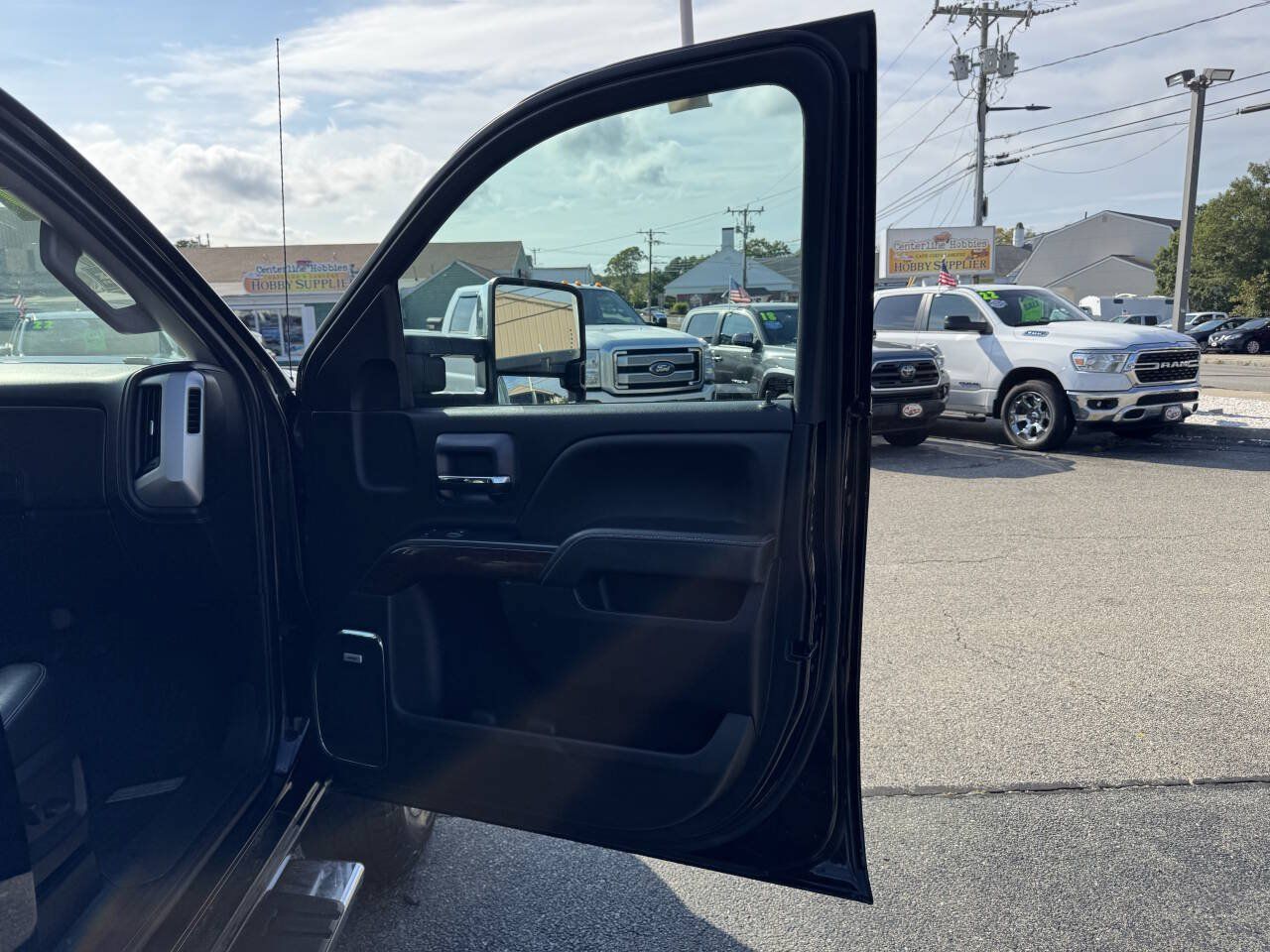 Used 2019 GMC Sierra 2500 SLT w/ Duramax Plus Package AWD/4WD image 42