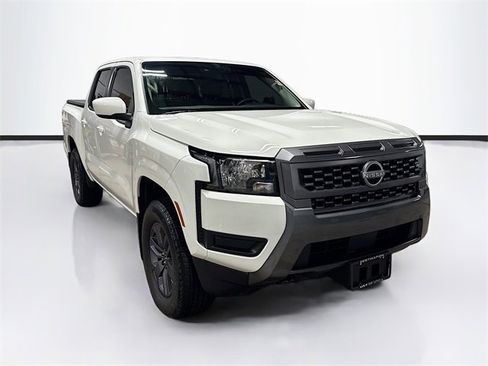 Used 2025 Nissan Frontier SV image 1