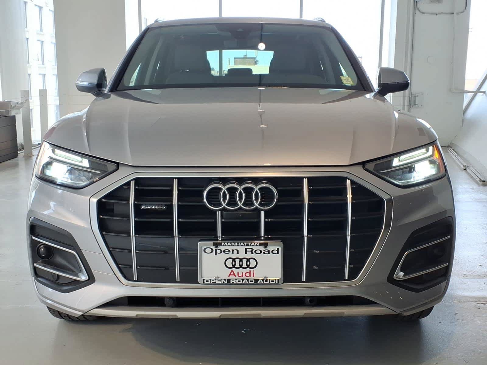 Used 2023 Audi Q5 2.0T Premium Plus w/ Premium Plus Package AWD/4WD image 2