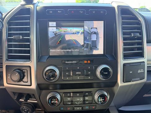 Used 2020 Ford F250 Platinum w/ FX4 Off-Road Package AWD/4WD image 28