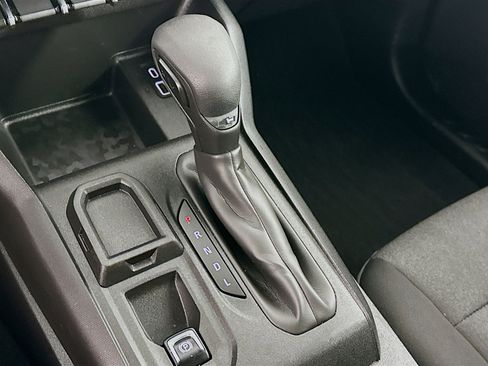 Used 2024 Chevrolet Colorado W/T image 25