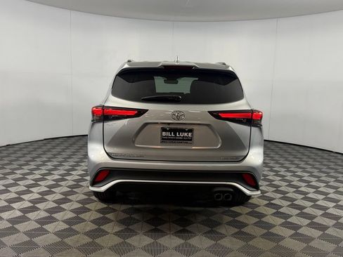 Used 2025 Toyota Highlander XSE AWD/4WD image 8