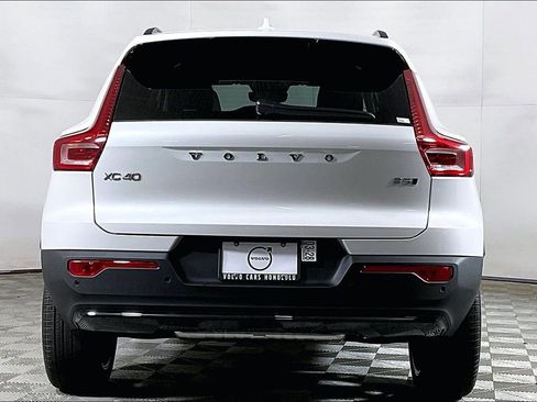 New 2026 Volvo XC40 B5 Ultra w/ Climate Package AWD/4WD image 3