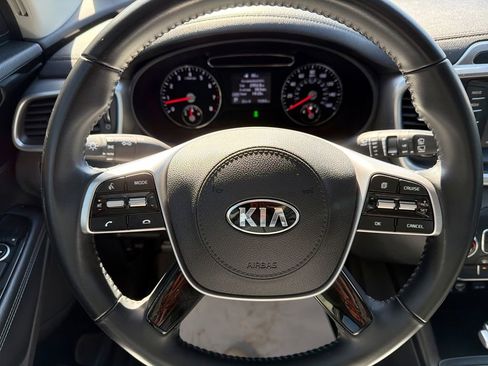 Used 2020 Kia Sorento S image 19