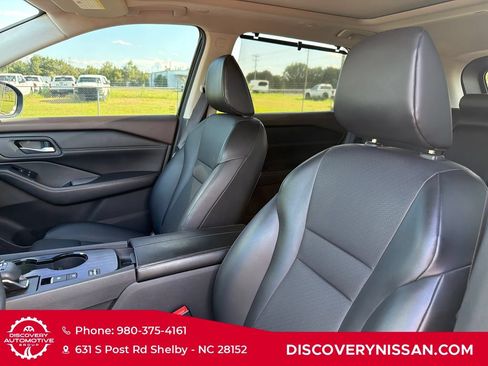 Certified 2023 Nissan Rogue SV w/ SV Premium Package FWD image 17