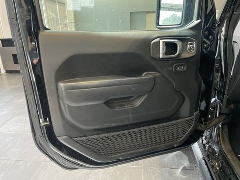 Used 2023 Jeep Wrangler Unlimited w/ Sun & Screen Package AWD/4WD image 18