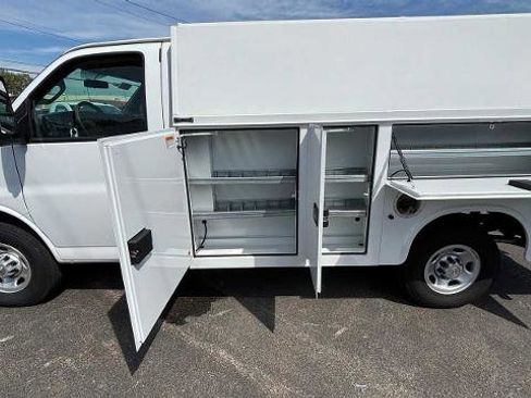Used 2024 Chevrolet Express 3500 w/ Power Convenience Package RWD image 28
