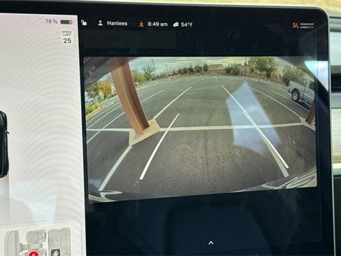 Used 2022 Tesla Model Y Long Range image 27