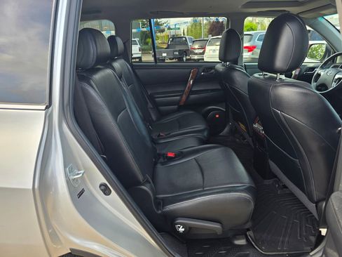 Used 2012 Toyota Highlander Limited w/ Tow Pkg image 28