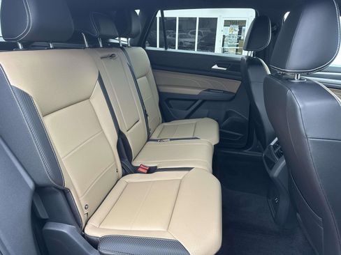 Used 2022 Volkswagen Atlas Cross Sport SE w/ Panoramic Sunroof Package image 10