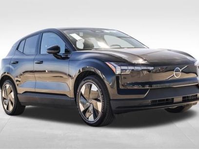 New 2025 Volvo EX30 Plus w/ Protection Package Premier