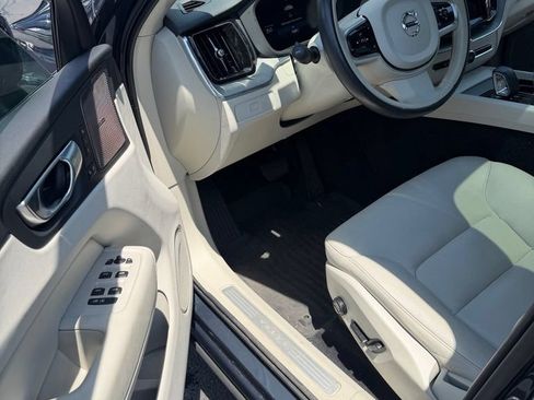 Certified 2024 Volvo XC60 B5 Plus w/ Protection Package Premier AWD/4WD image 4