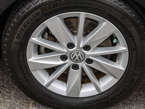 Used 2019 Volkswagen Golf 4-Door FWD image 10