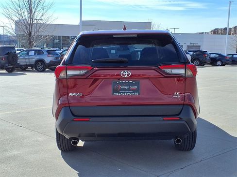 Used 2024 Toyota RAV4 LE image 5