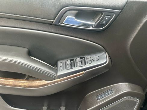 Used 2015 Chevrolet Suburban LT w/ Luxury Package image 15