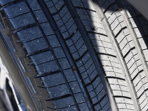 Used 2025 Jeep Grand Cherokee Limited w/ Luxury Tech Group II image 11