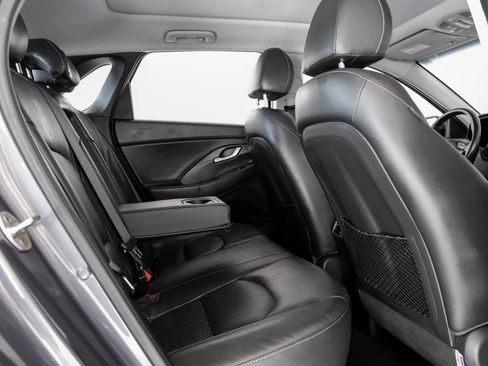 Used 2018 Hyundai Elantra GT w/ Tech Package 03 image 37